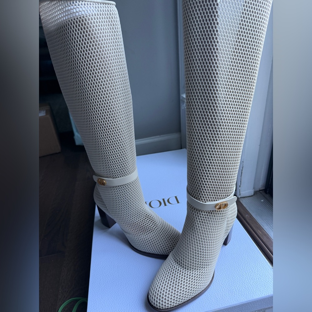 DIOR

Empriente Mesh Montaigne Knee Boots 39 Off White